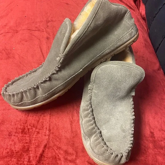 L.L. Bean Suede Moccasin Slippers in Olive - Picture 1 of 13